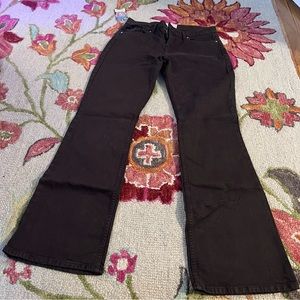 REVICE The Icon Joni